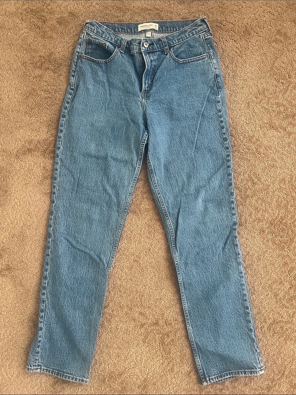 Abercrombie & Fitch Curve Love 90s Straight Mid Rise Jeans